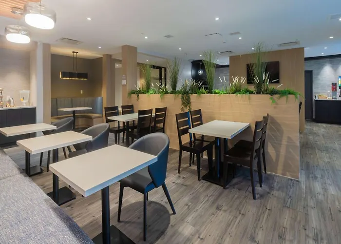 Microtel Inn & Suites By Wyndham Oyster Bay Ladysmith