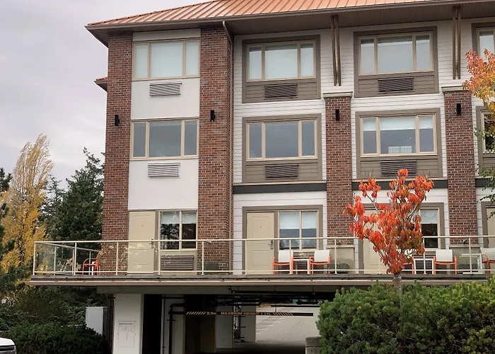 Holiday Inn Victoria - Elk Lake By Ihg