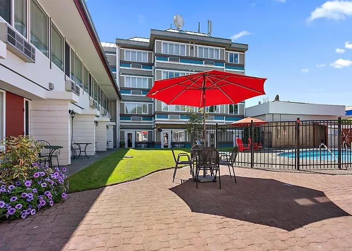 Days Inn By Wyndham Victoria Airport Sidney