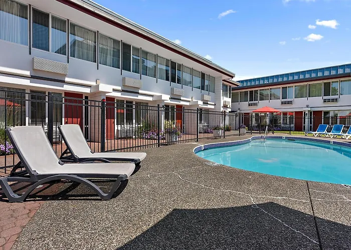 Days Inn By Wyndham Victoria Airport Sidney